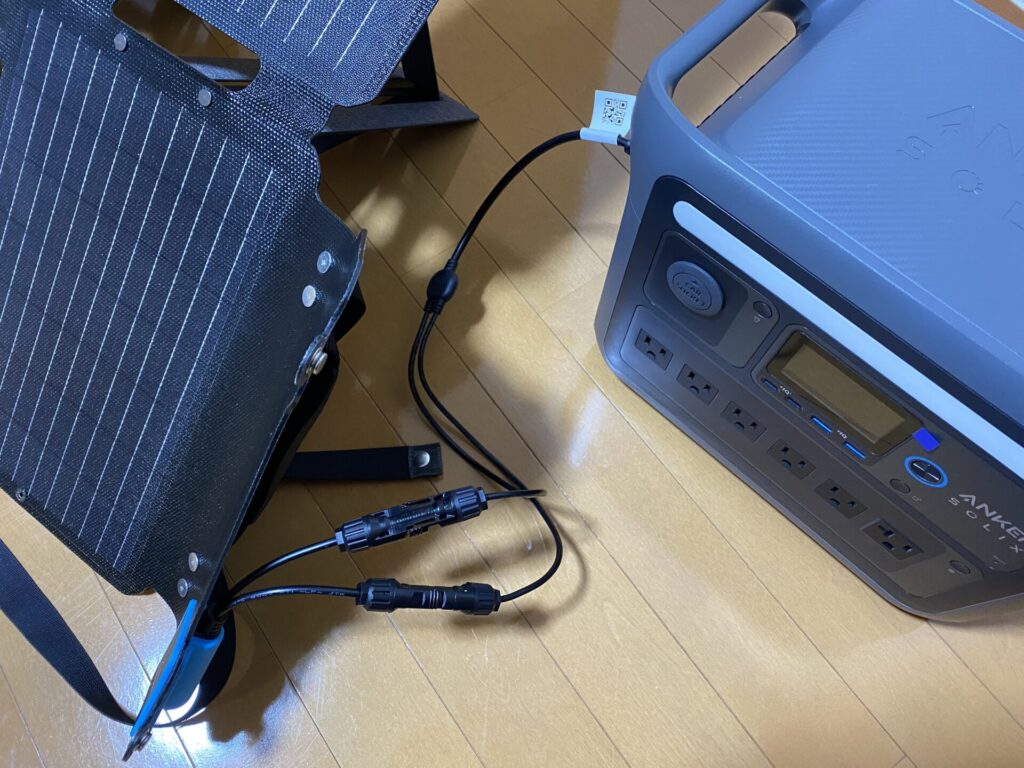 Ankerのポータブル電源とソーラーパネル接続